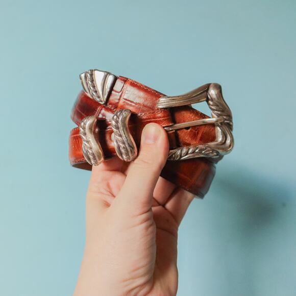 Brighton Onyx Vintage Genuine Leather Silver Embossed Buckle Western Waist Belt - Picture 1 of 7